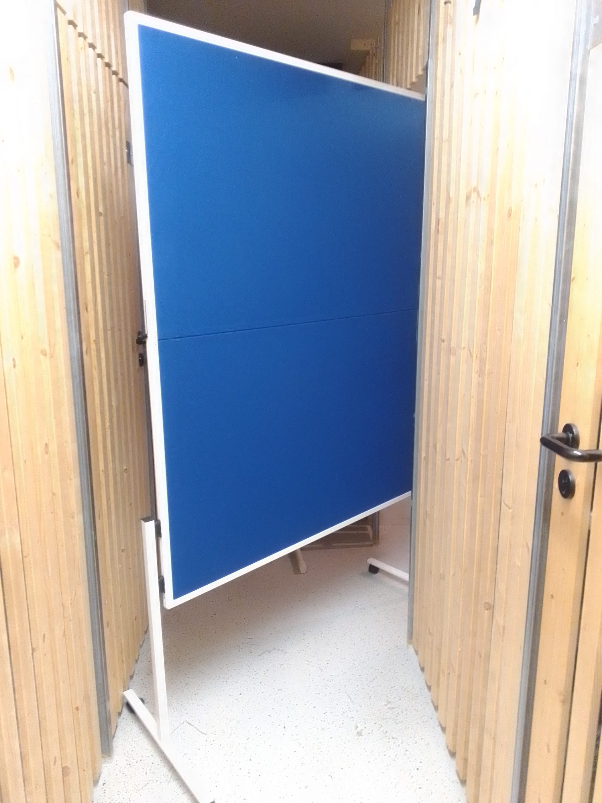 Pin-Tafel blau